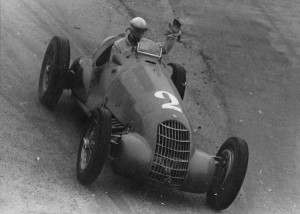 Con el Alfa 308 C, ganador una vez mas en Brasil. Ya era idolo.